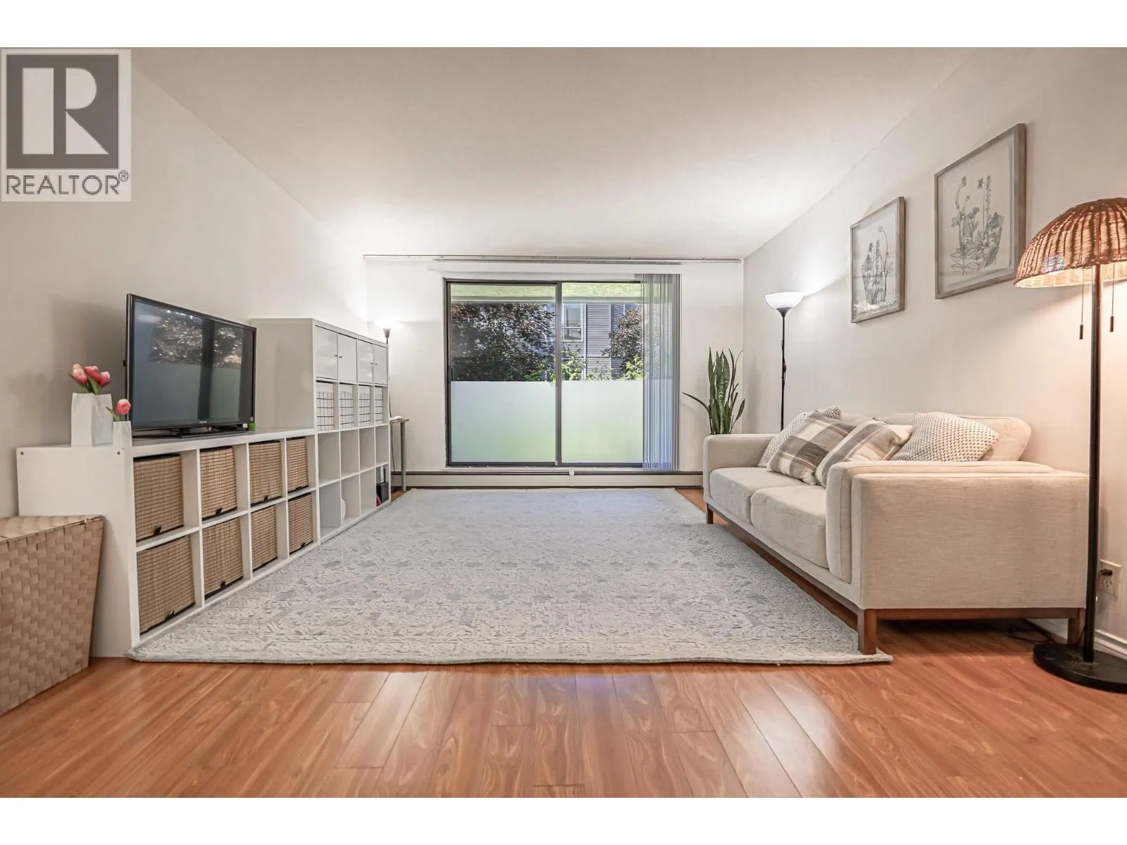 203 5471 ARCADIA ROAD