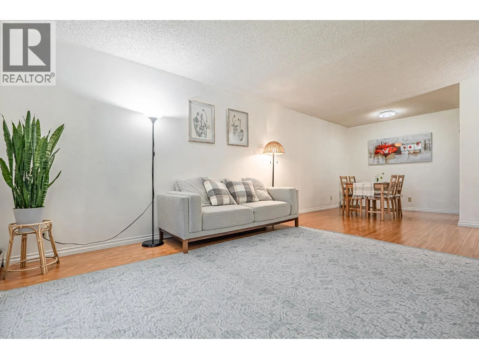 203 5471 ARCADIA ROAD