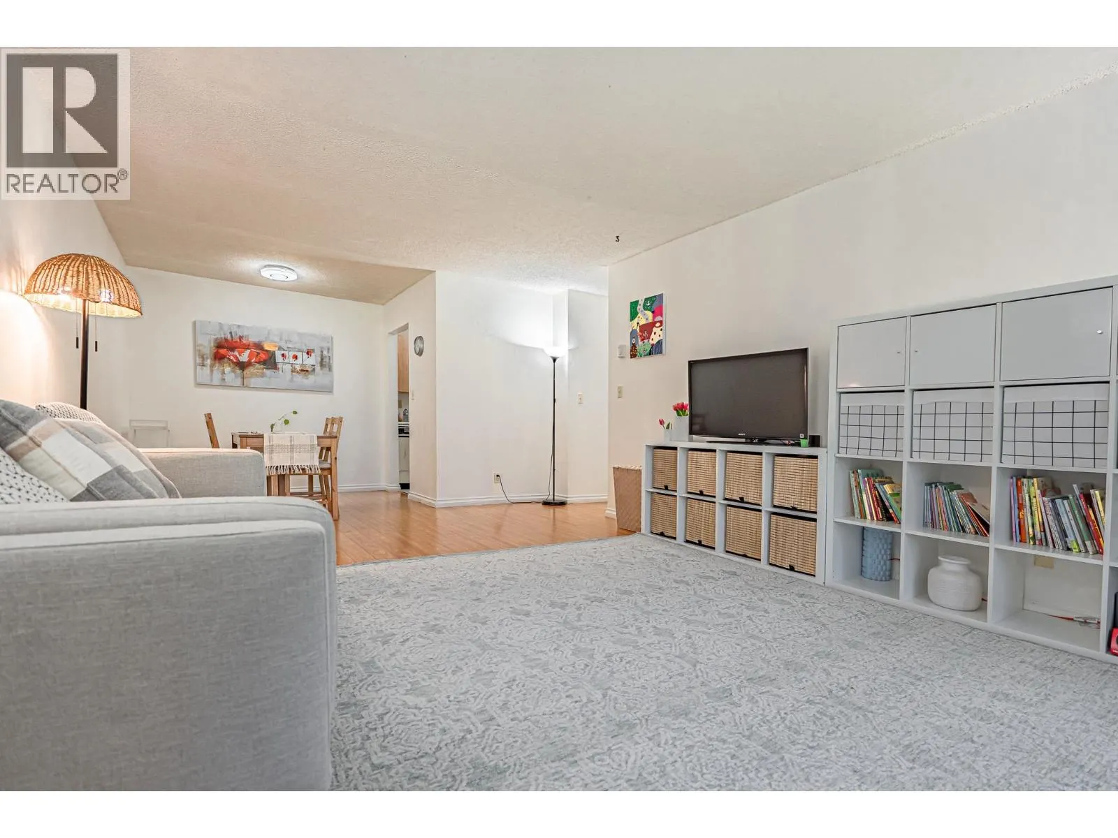 203 5471 ARCADIA ROAD