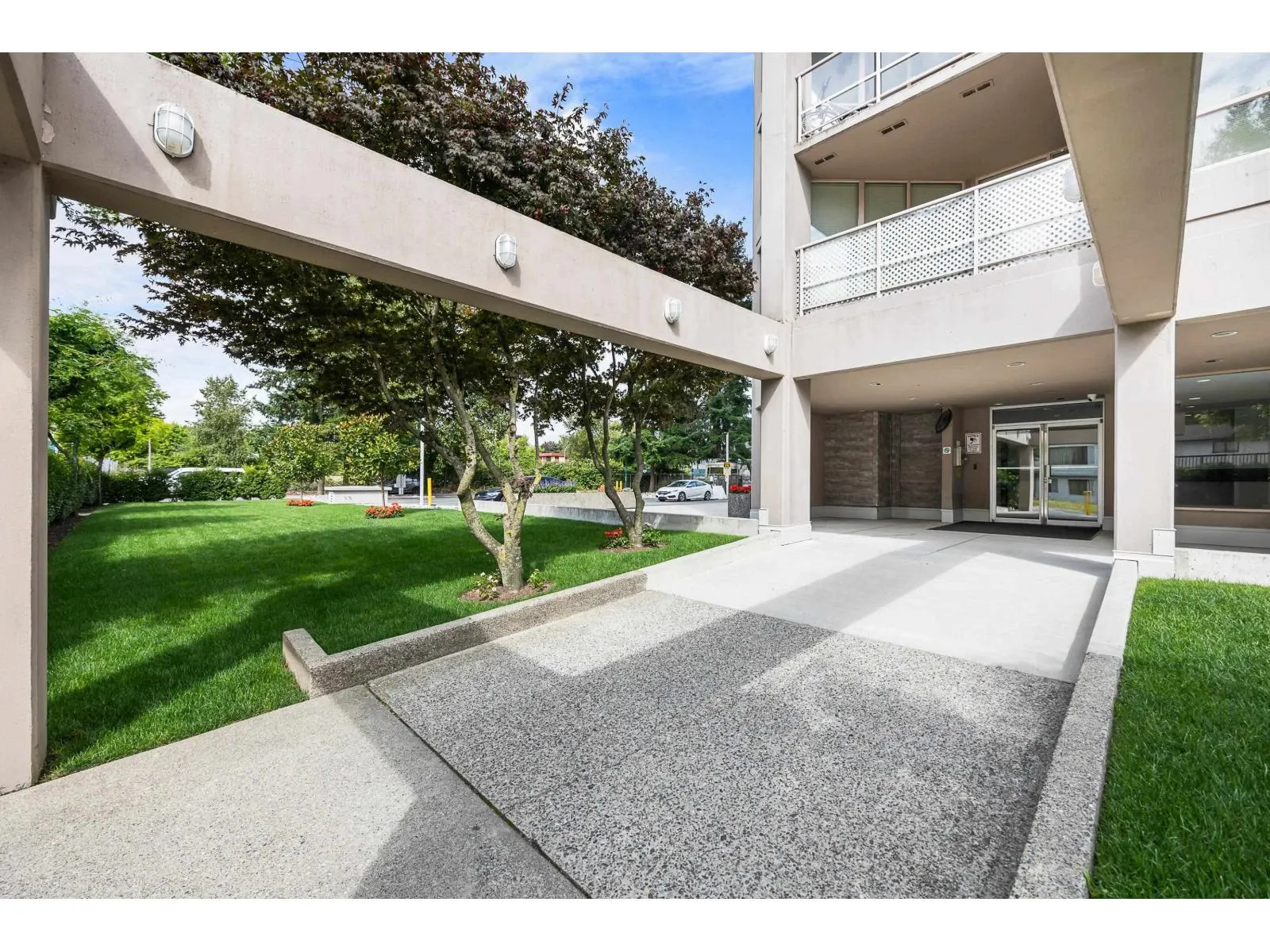 1306 14881 103A AVENUE
