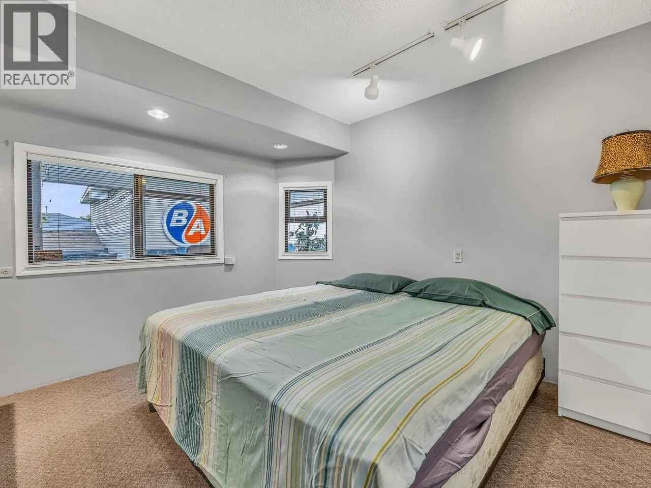 960 PORTER STREET