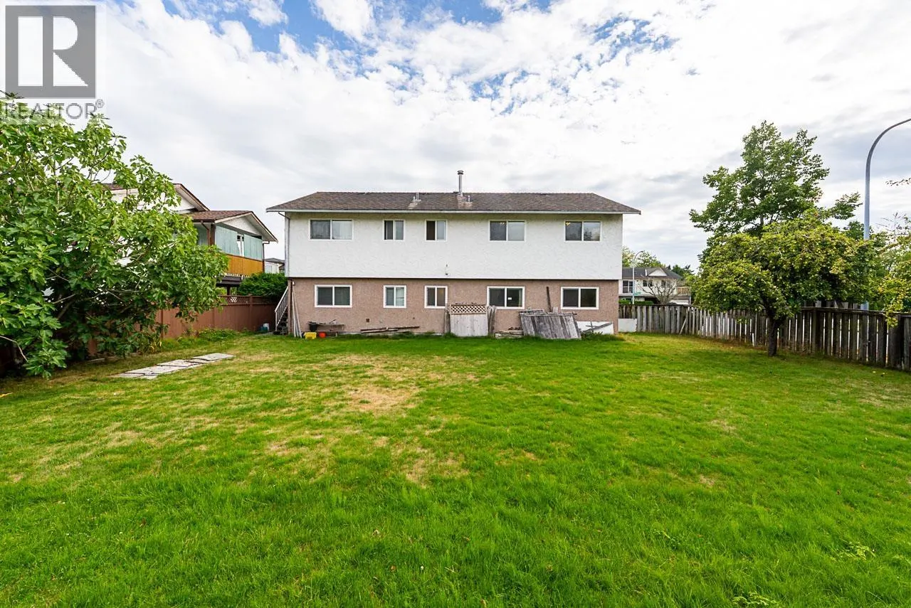 8391 RIDEAU DRIVE