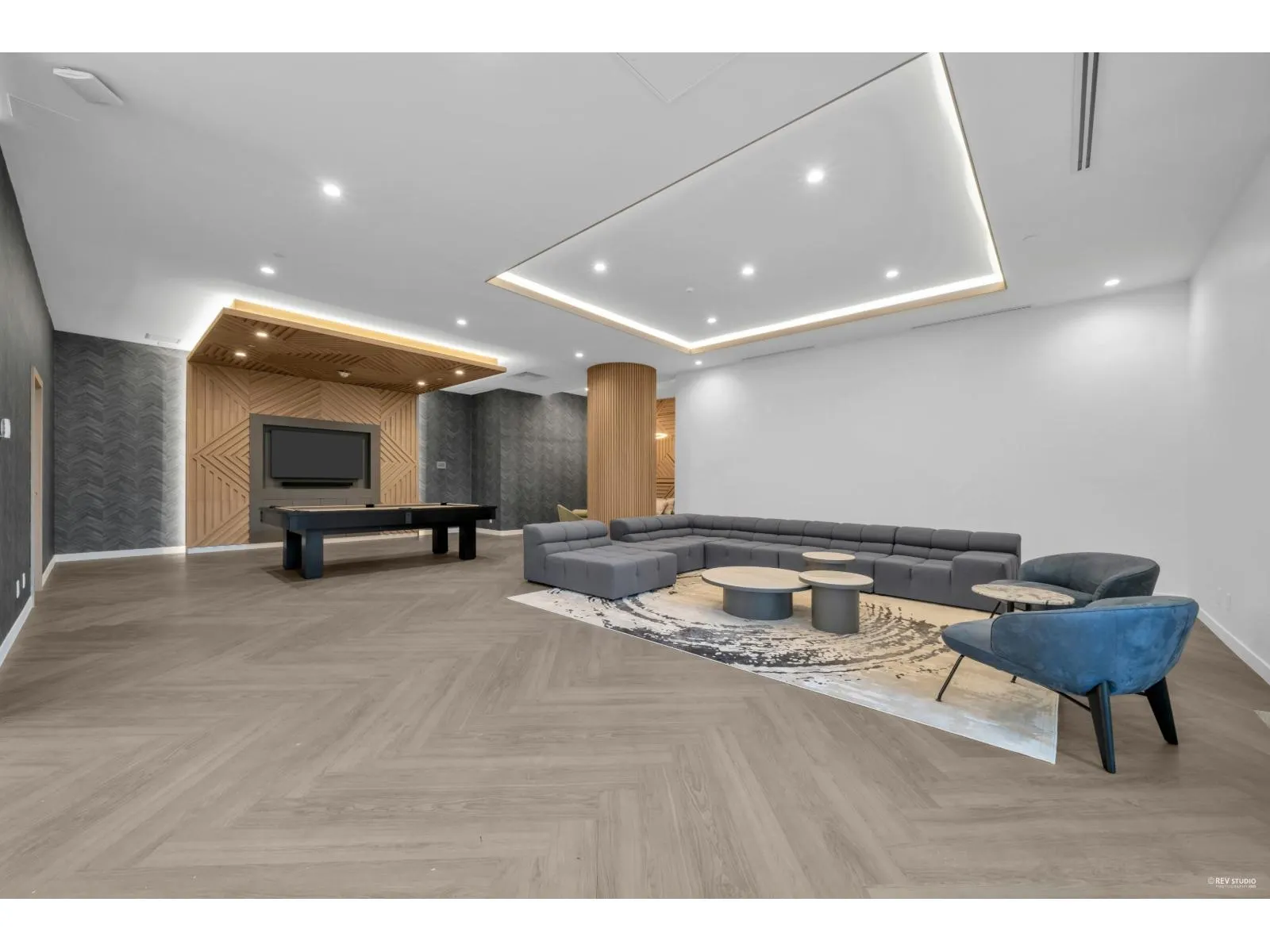 3504 13768 100 AVENUE