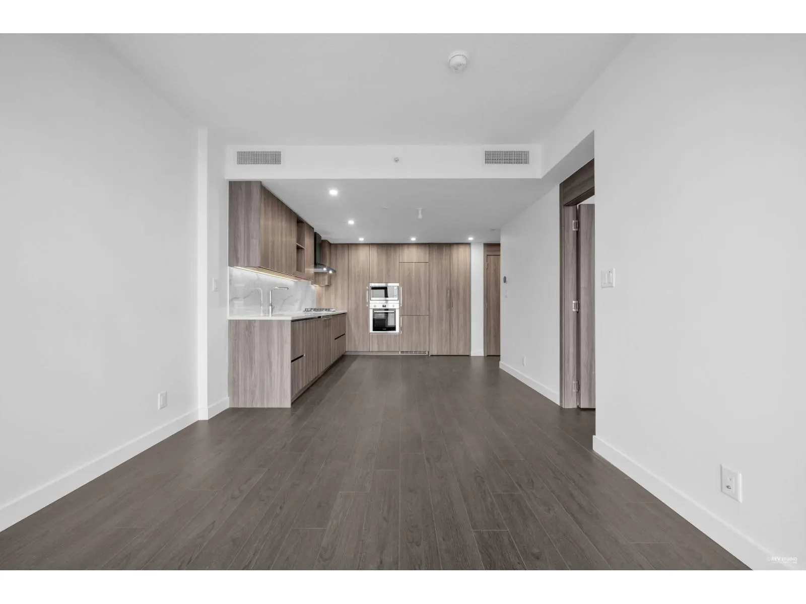 3504 13768 100 AVENUE