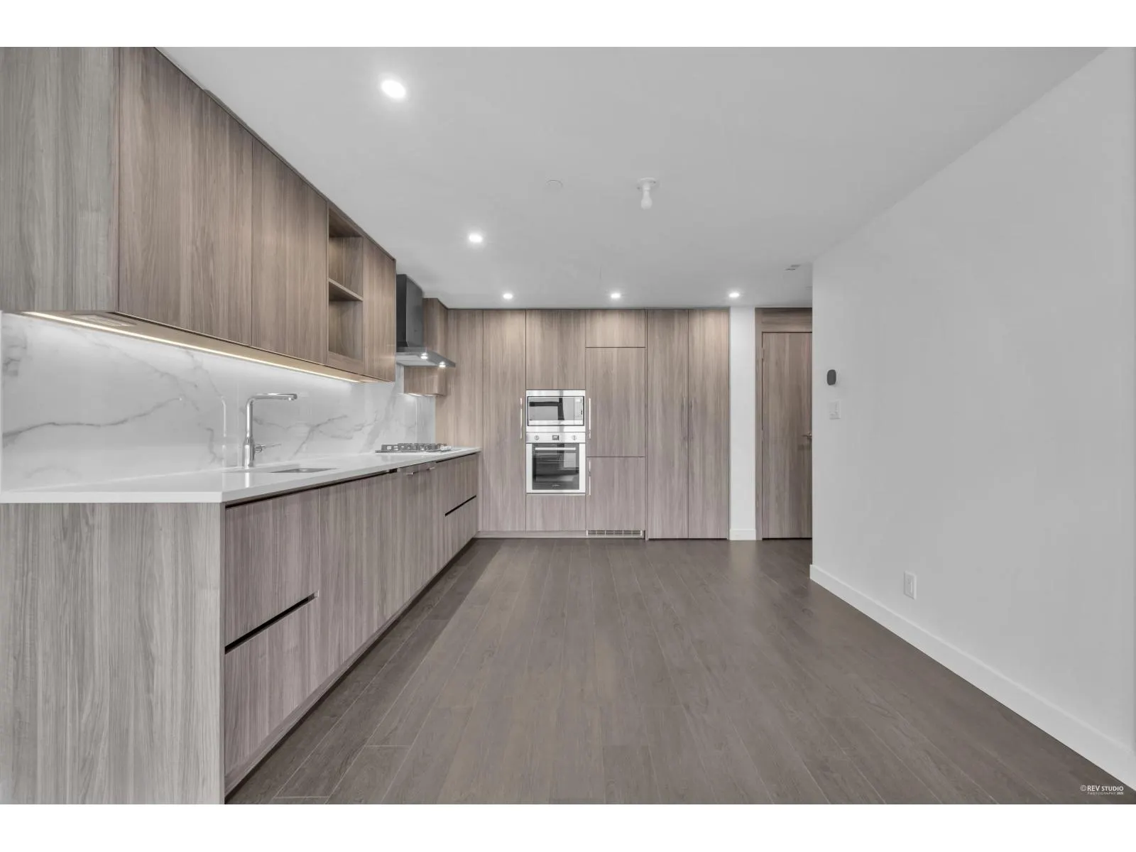 3504 13768 100 AVENUE