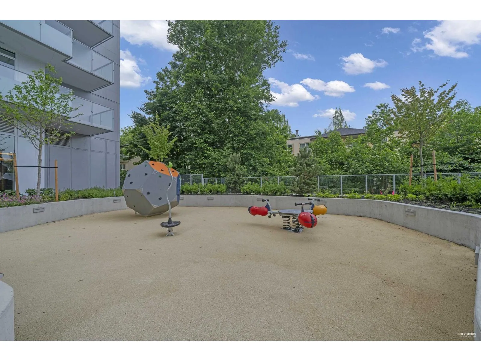 3504 13768 100 AVENUE