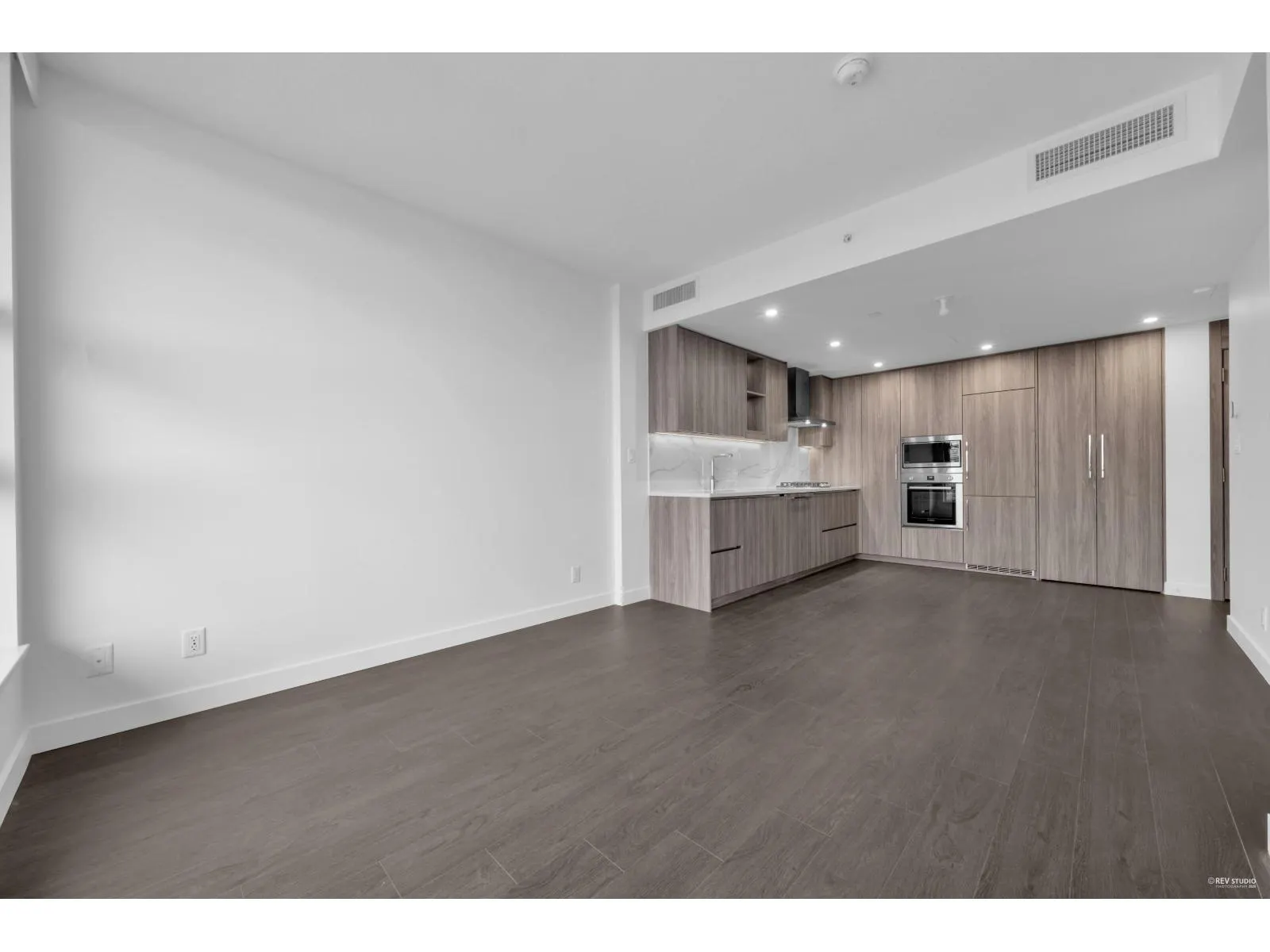 3504 13768 100 AVENUE