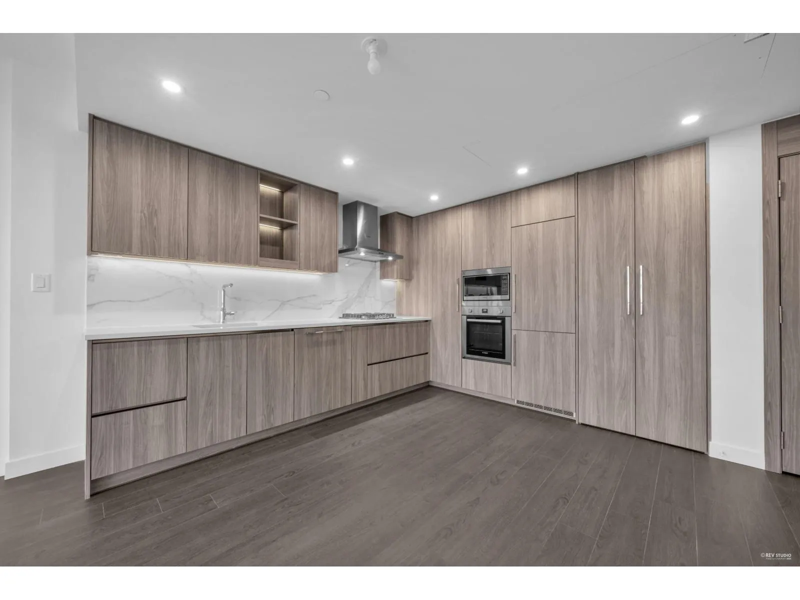 3504 13768 100 AVENUE