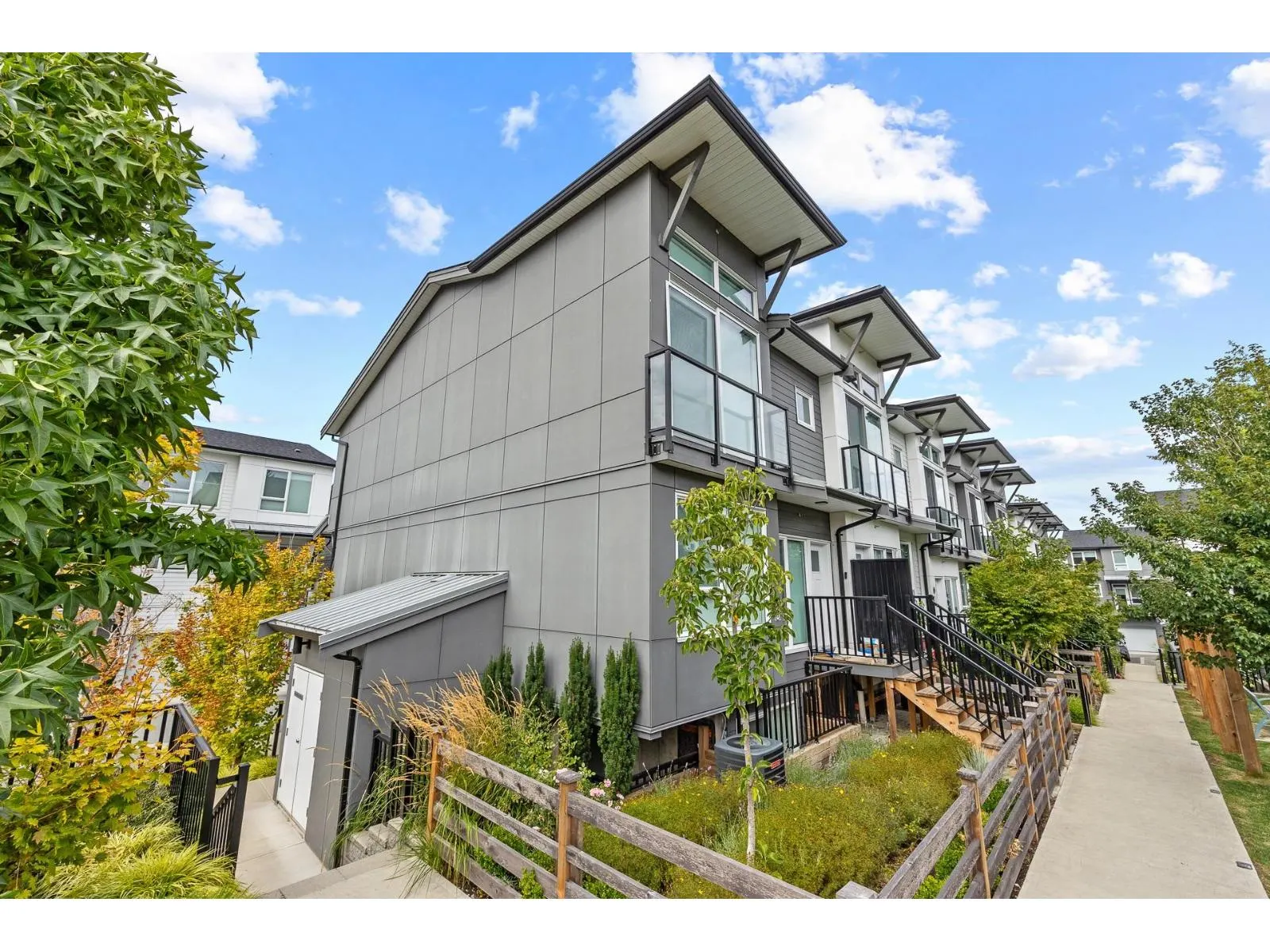 21 15030 28 AVENUE