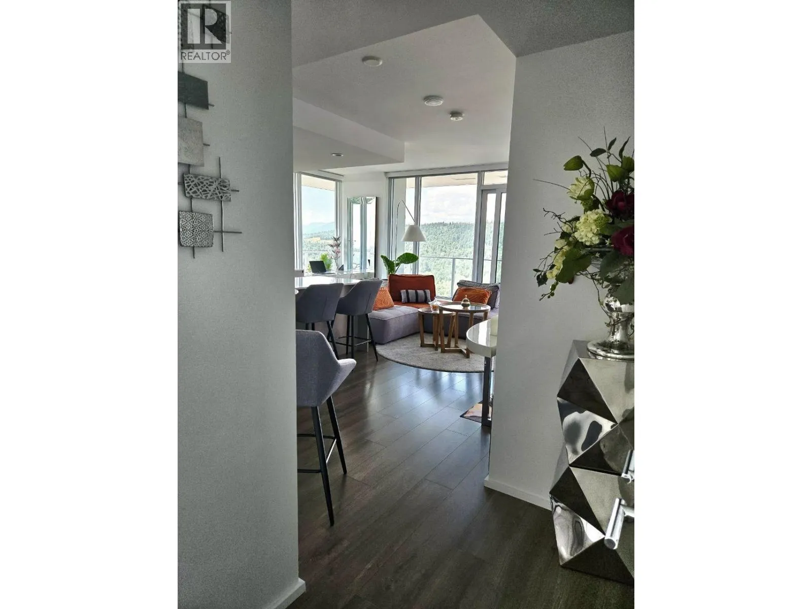 4304 3833 EVERGREEN PLACE