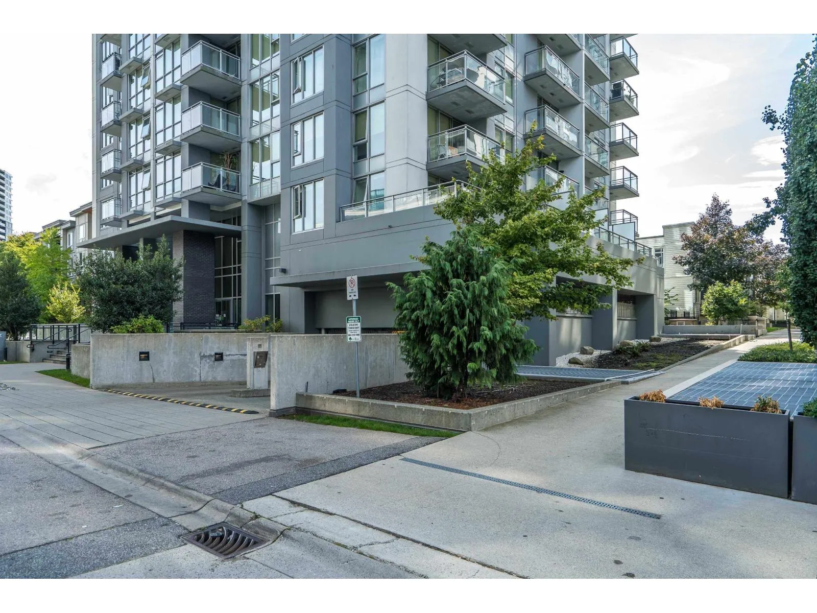 2603 13325 102A AVENUE