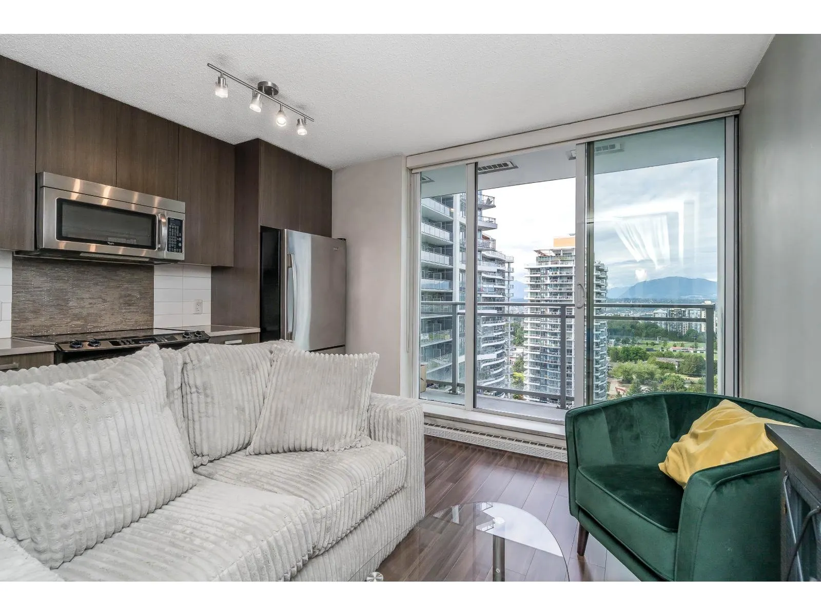 2603 13325 102A AVENUE