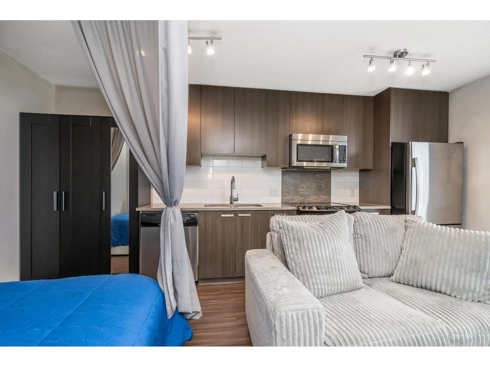 2603 13325 102A AVENUE