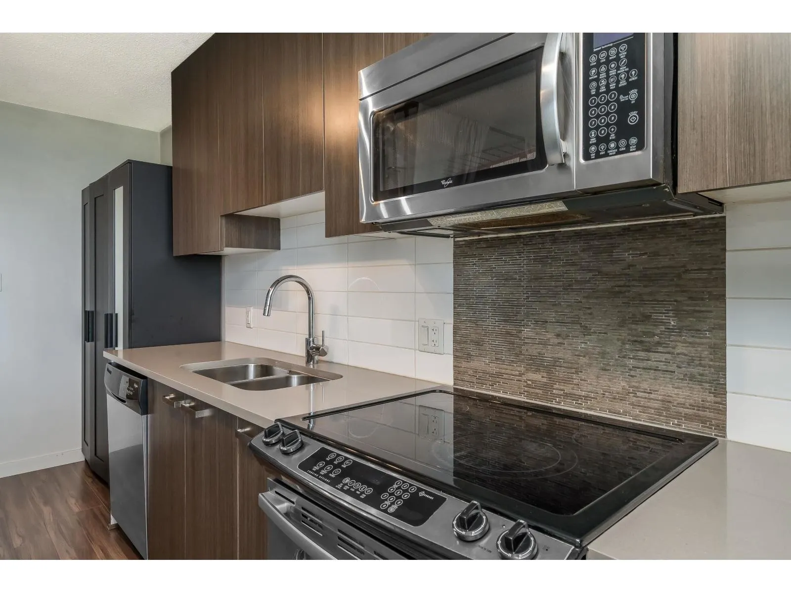 2603 13325 102A AVENUE