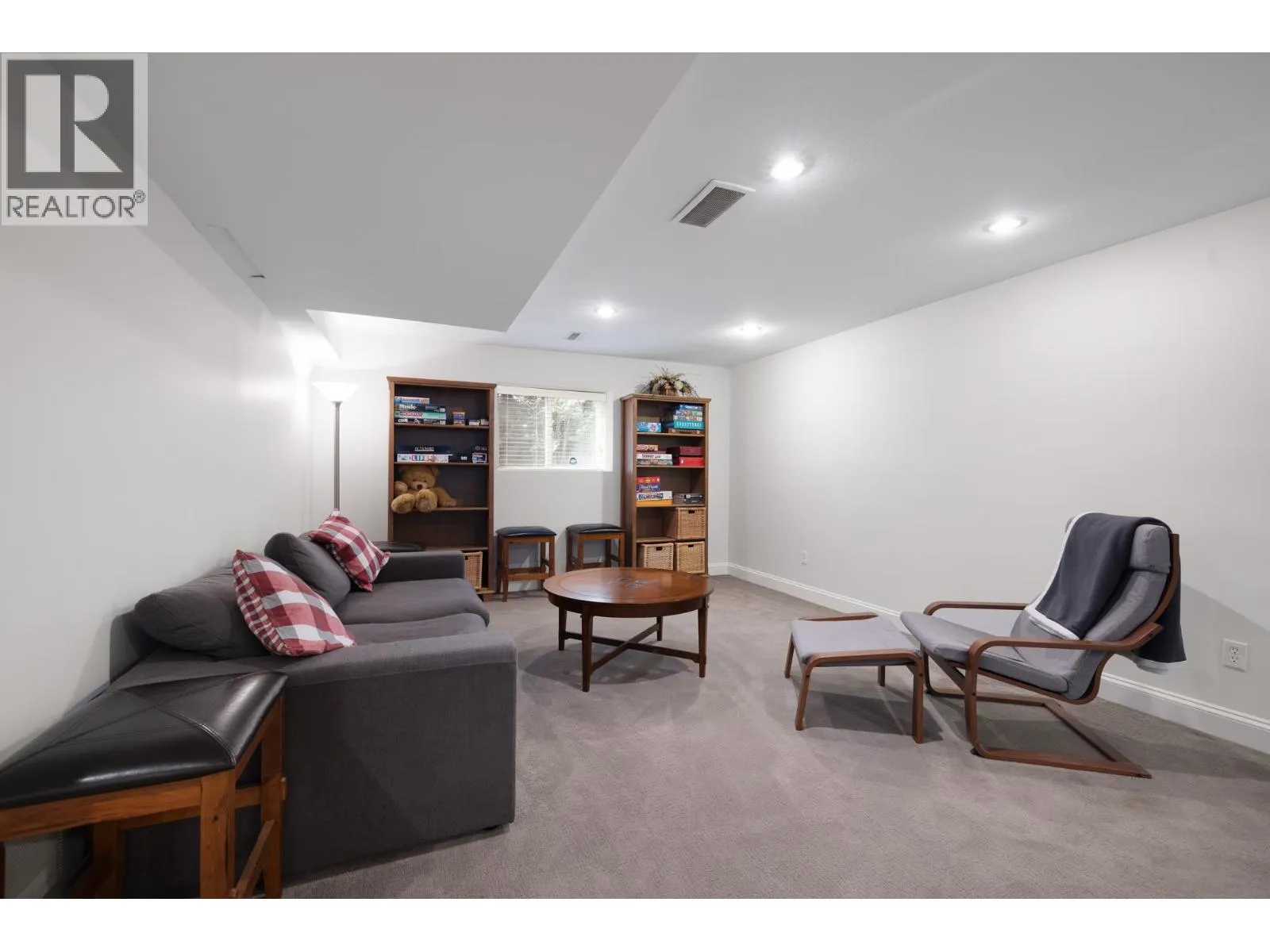 118 CHESTNUT COURT