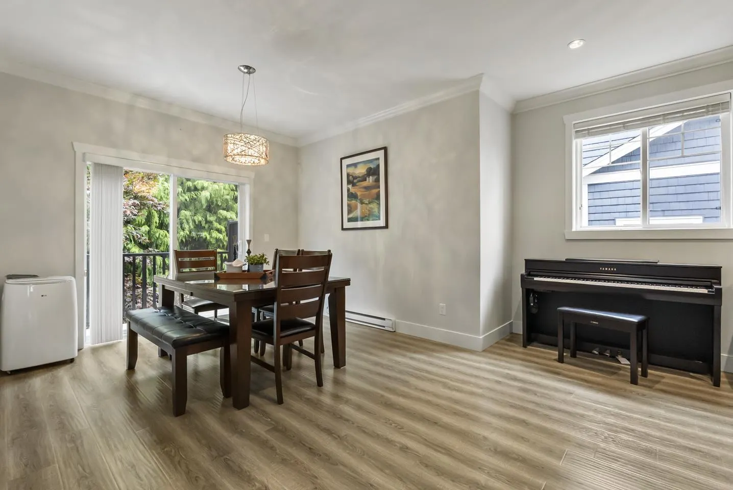 8 8747 162 STREET