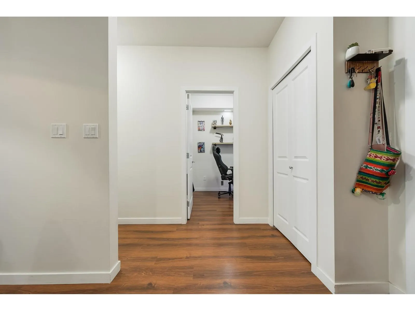 311 33318 E BOURQUIN CRESCENT