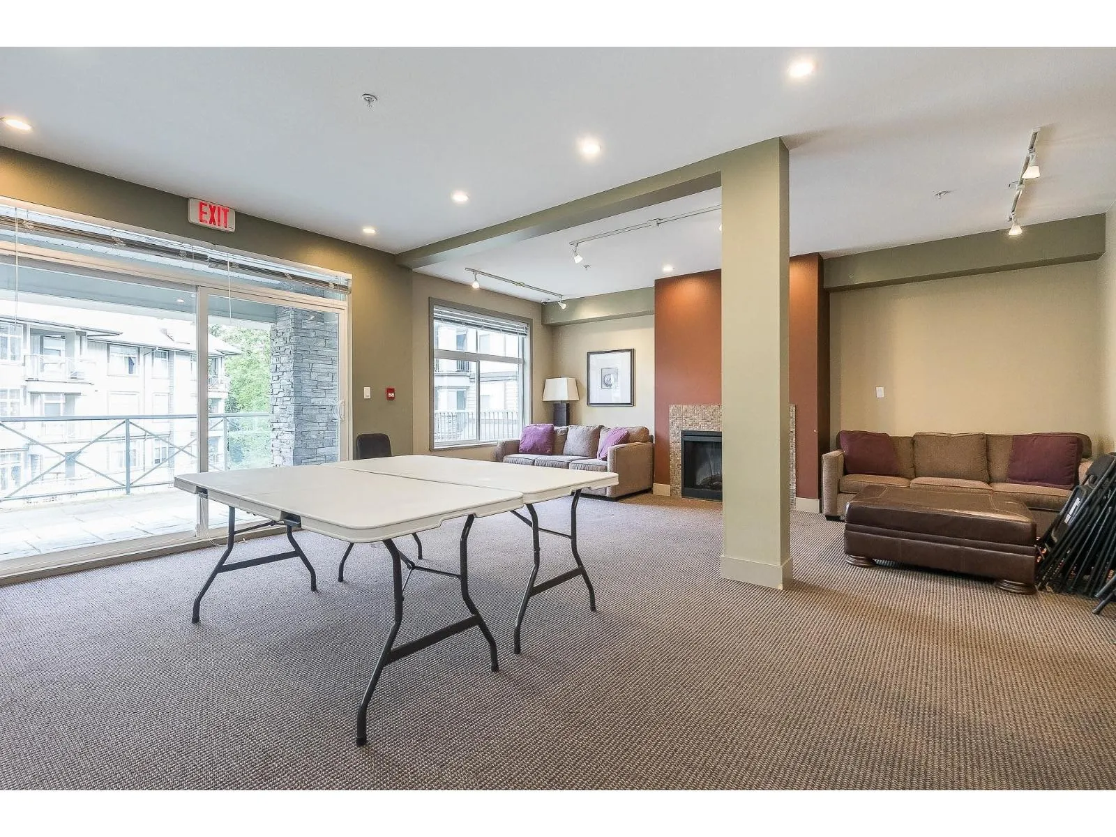 311 33318 E BOURQUIN CRESCENT