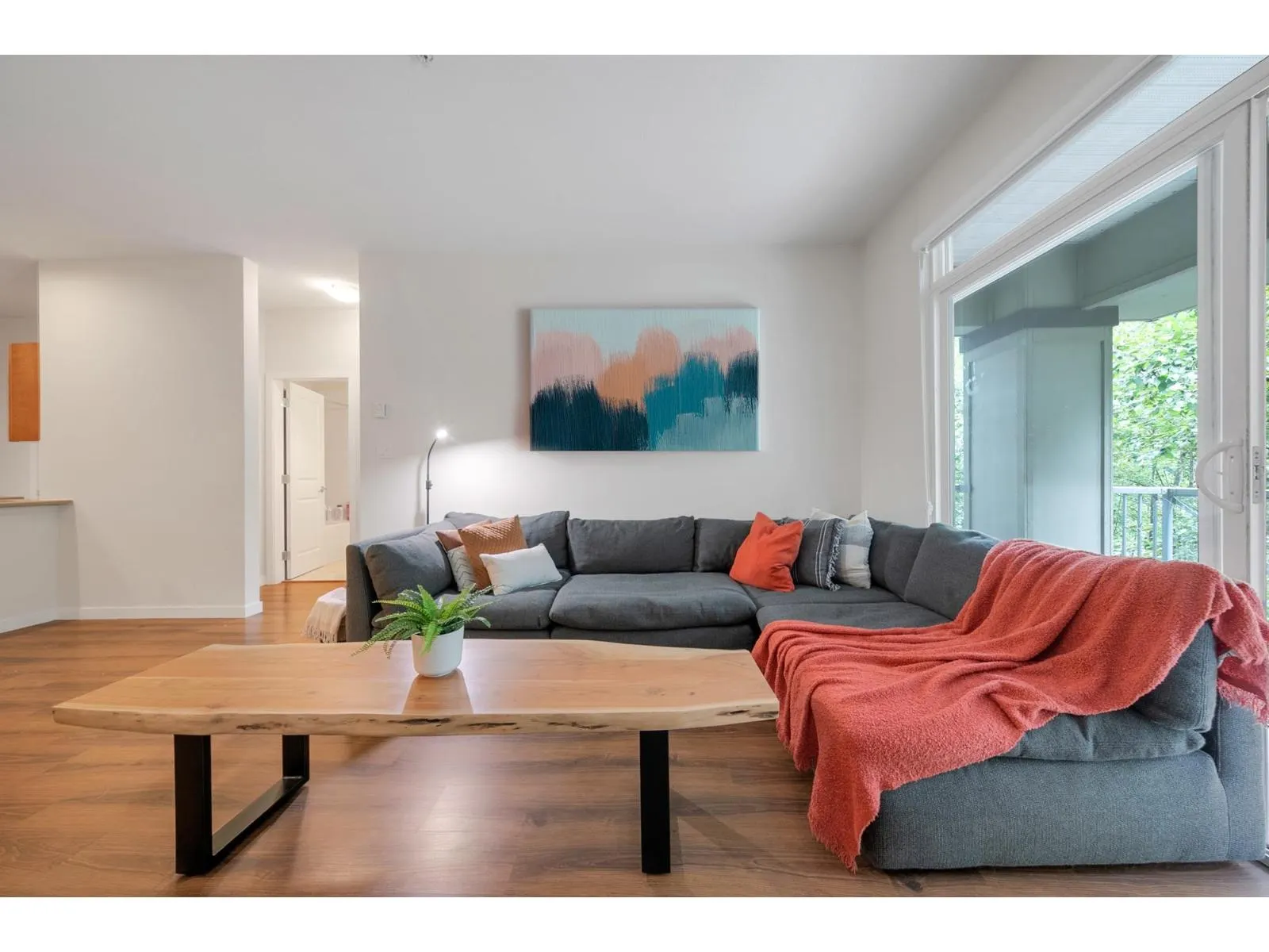 311 33318 E BOURQUIN CRESCENT