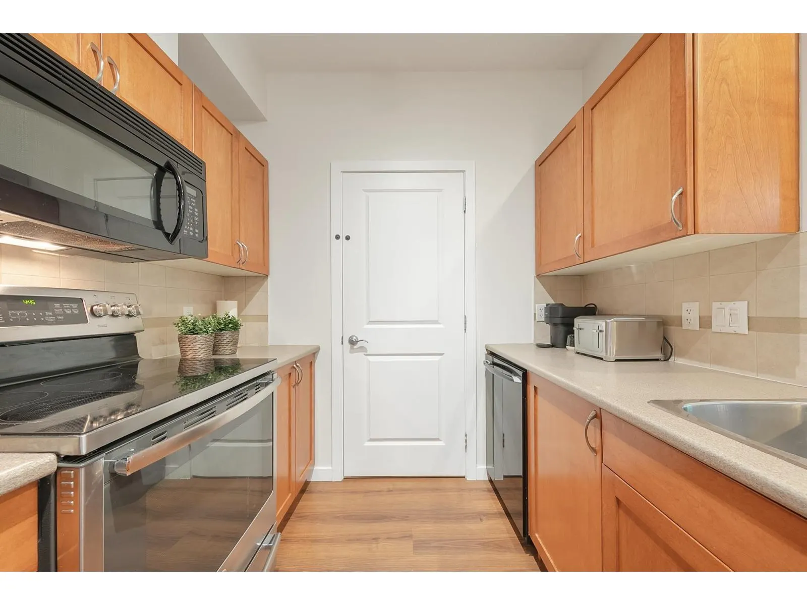 311 33318 E BOURQUIN CRESCENT