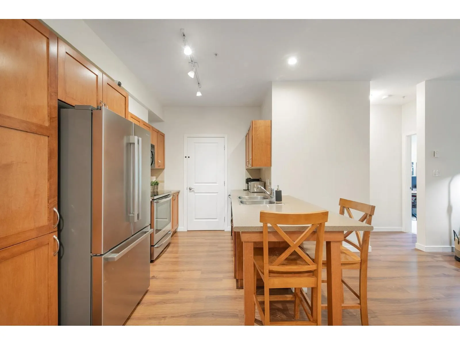 311 33318 E BOURQUIN CRESCENT