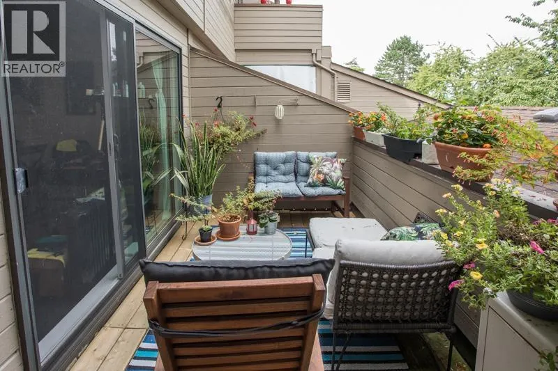 201 8040 COLONIAL DRIVE