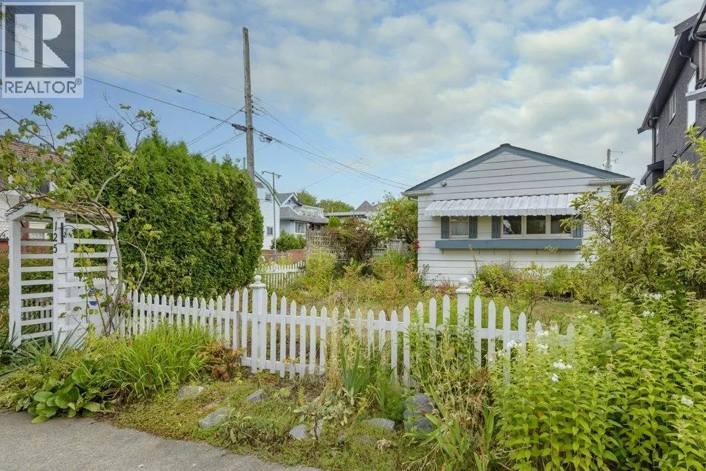 125 E 48TH AVENUE
