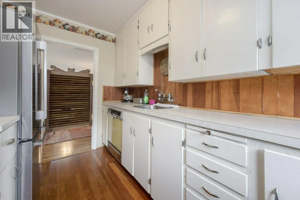 125 E 48TH AVENUE