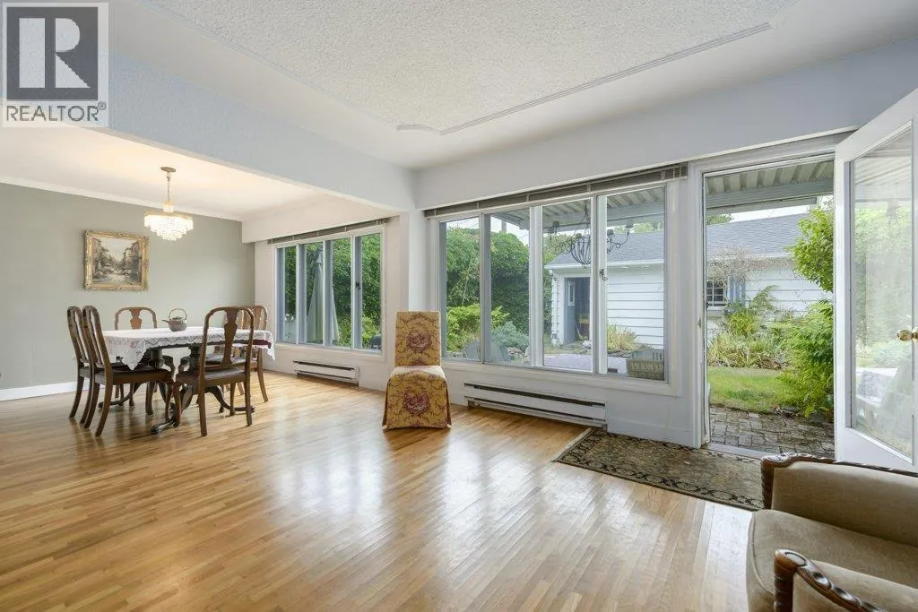 125 E 48TH AVENUE