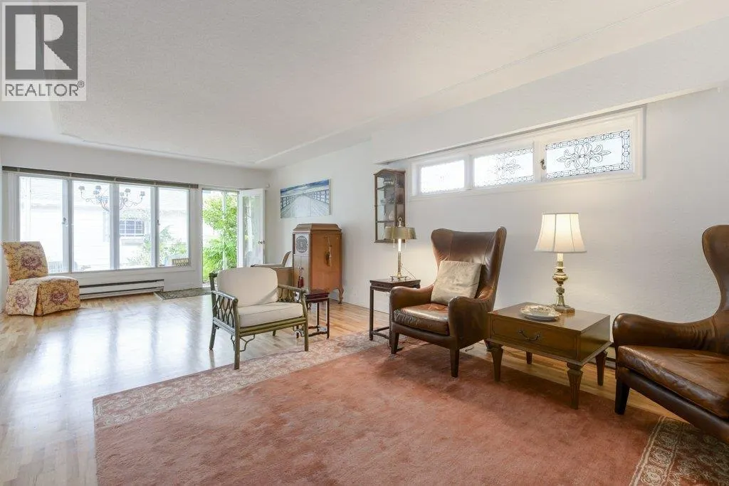 125 E 48TH AVENUE