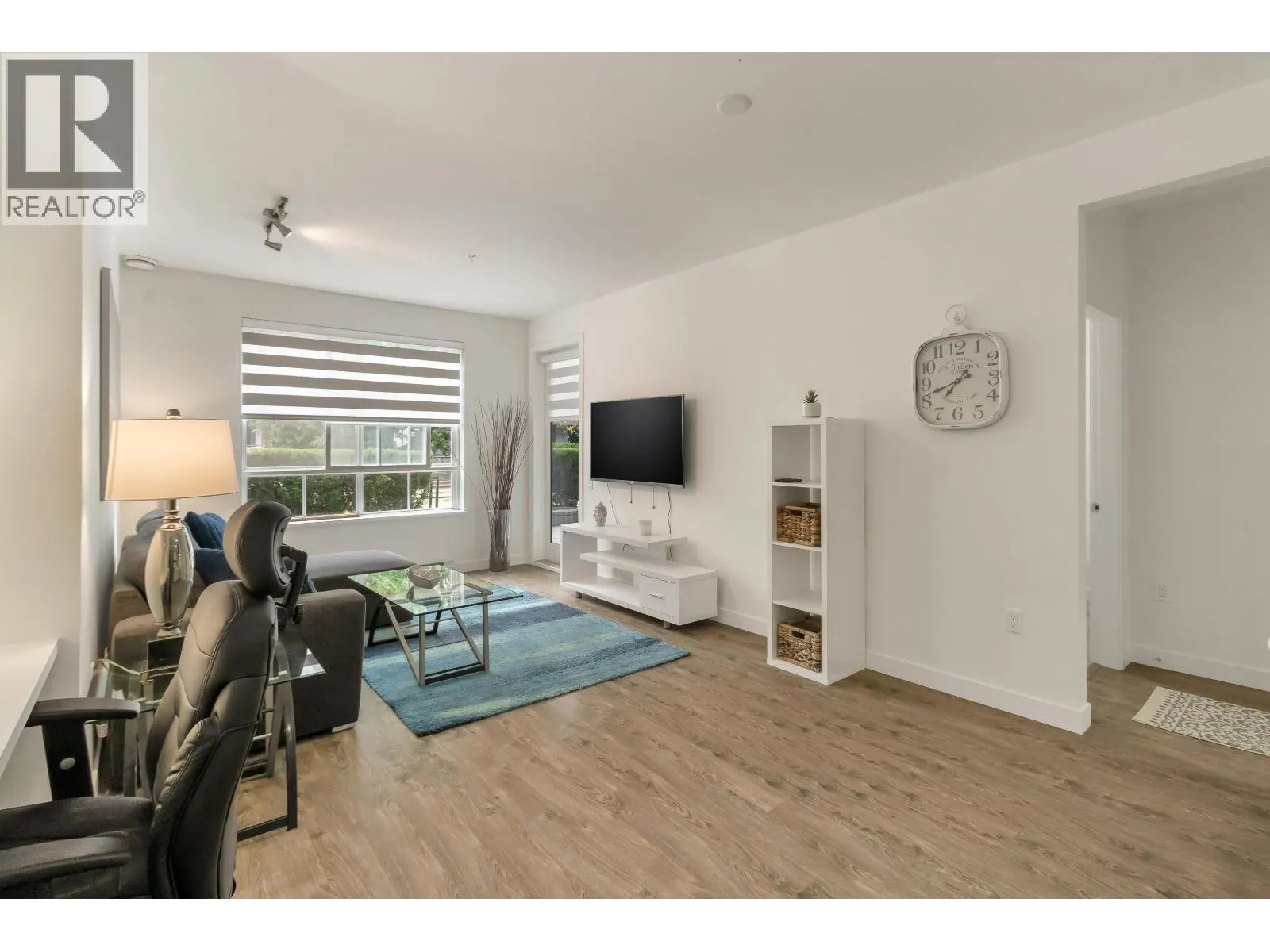 110 608 COMO LAKE AVENUE