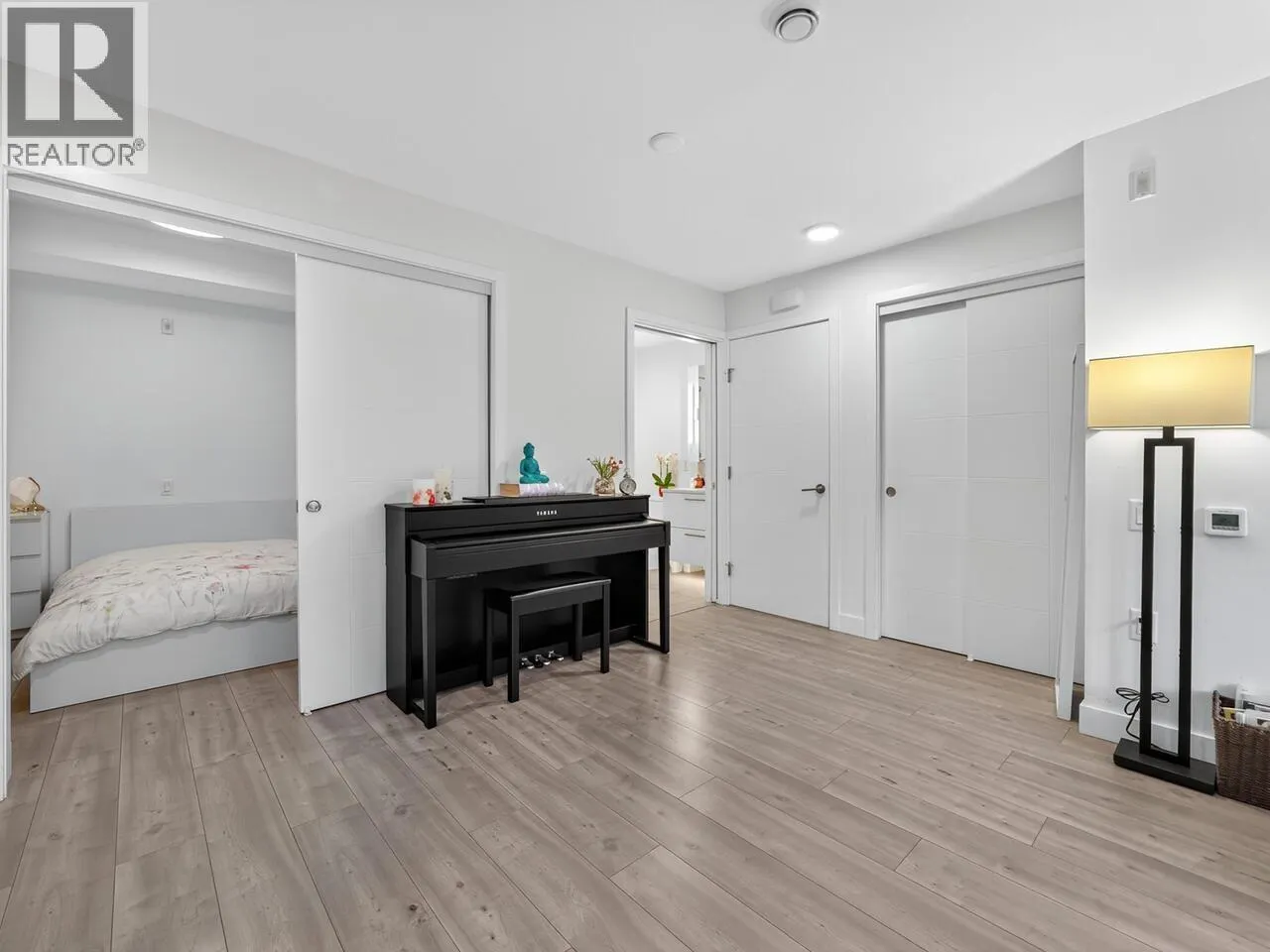 124 2035 GLENAIRE DRIVE