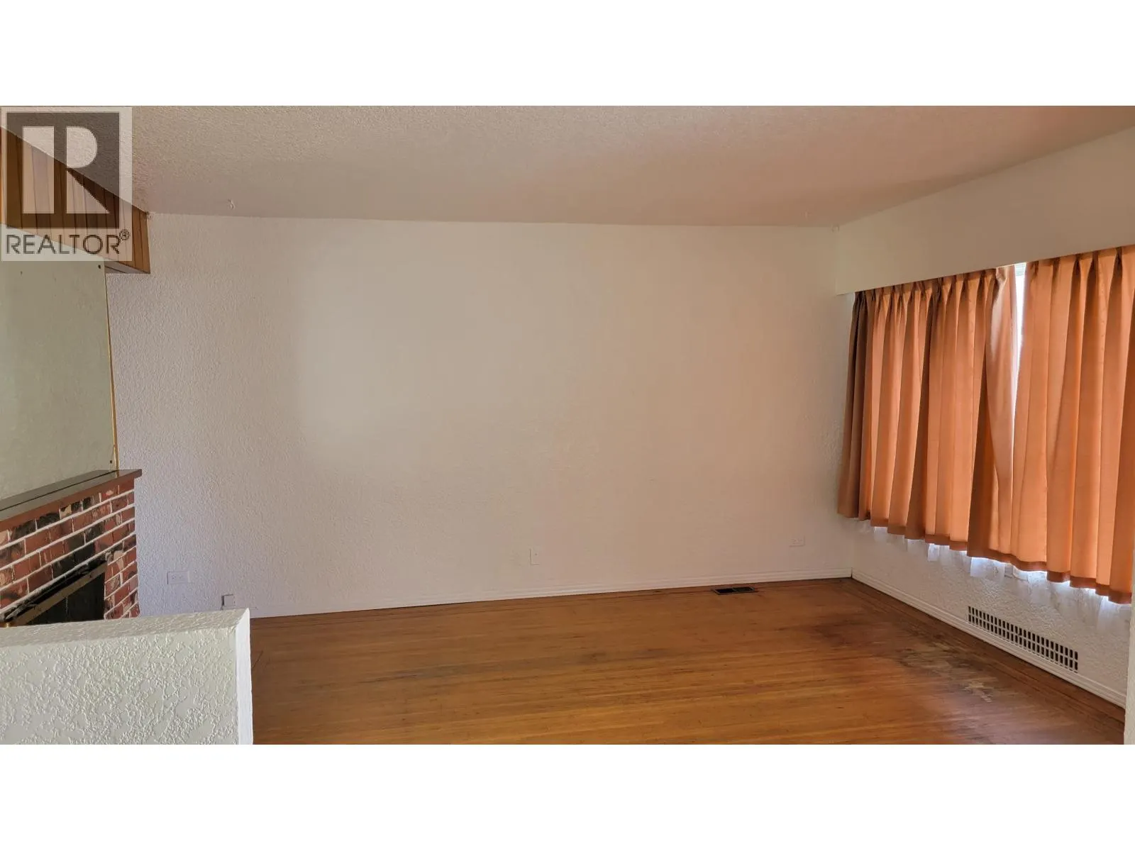 454 E 55 AVENUE