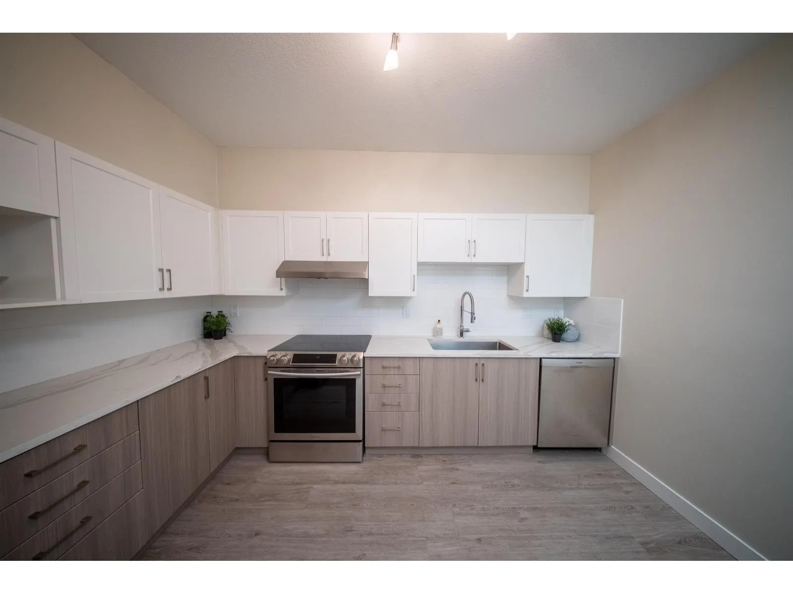 205 10320 156 STREET