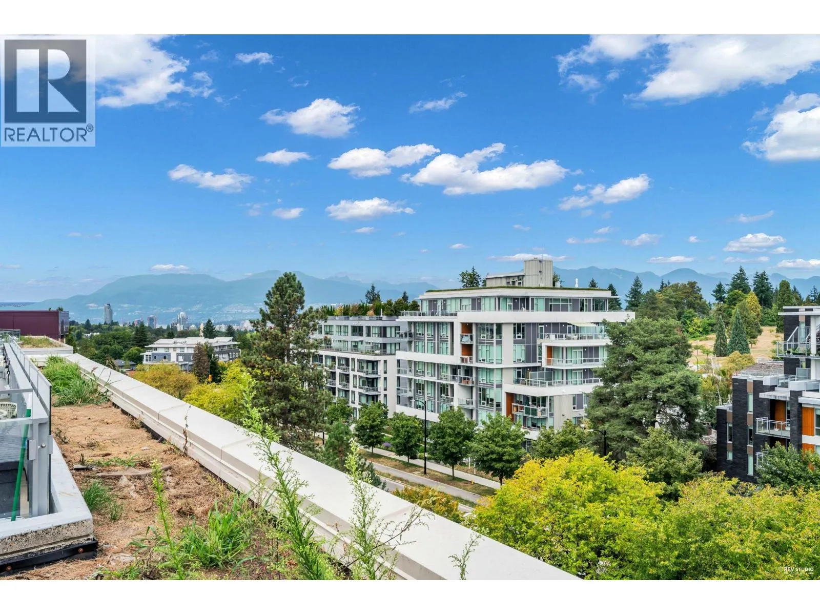 604 5077 CAMBIE STREET