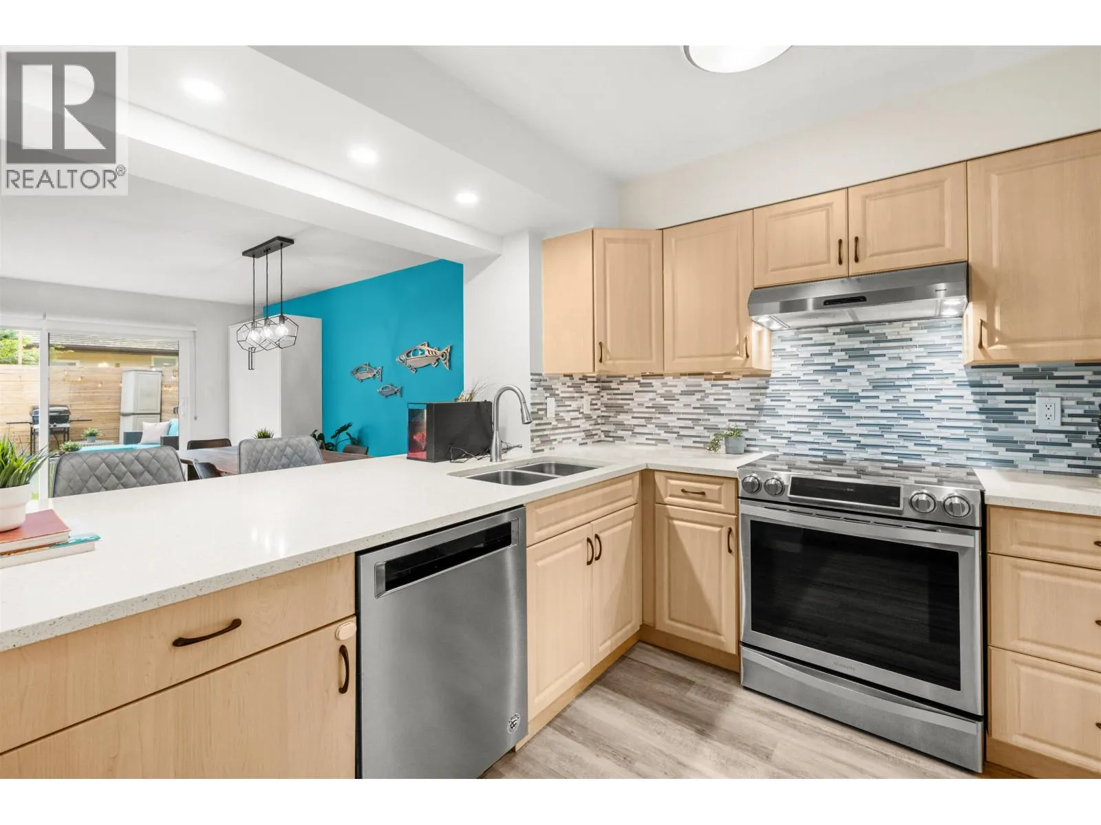 3 6100 TIFFANY BOULEVARD