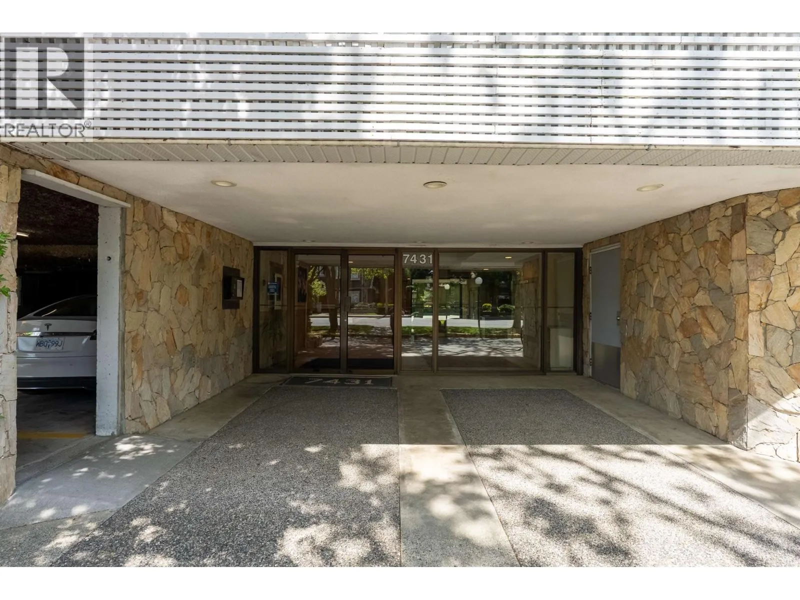 306 7431 BLUNDELL ROAD