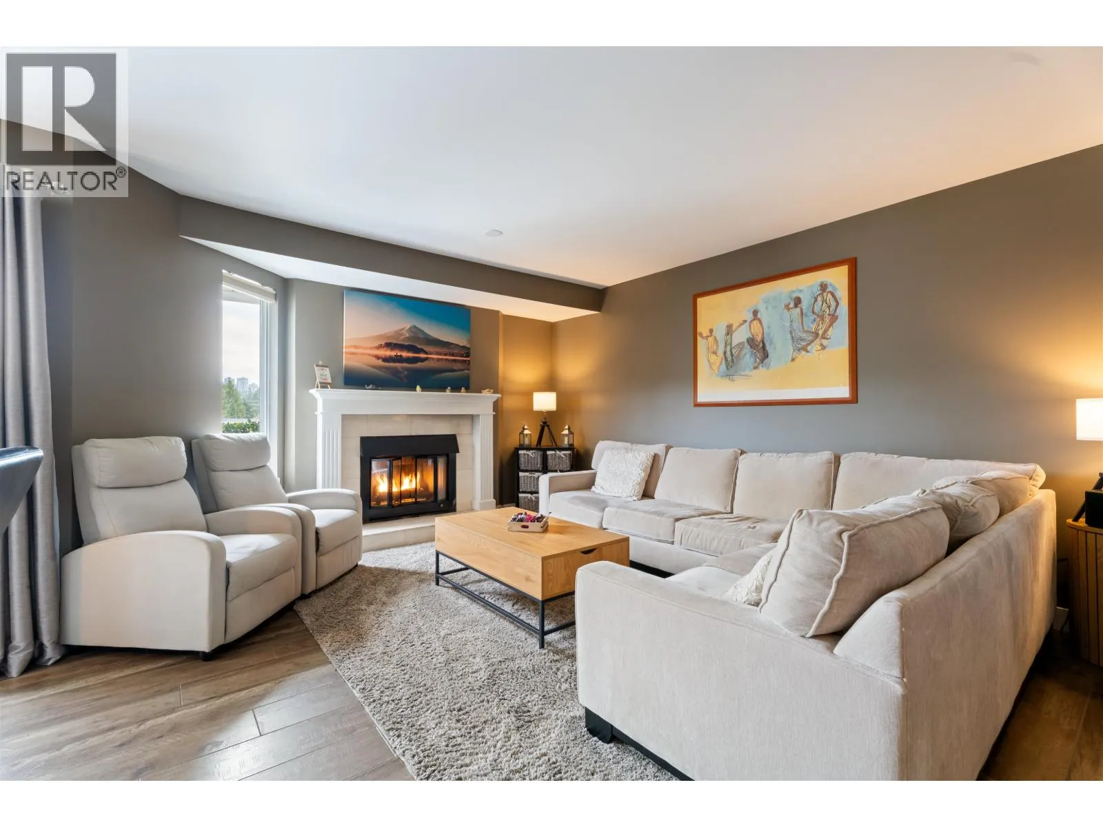 41 1190 FALCON DRIVE