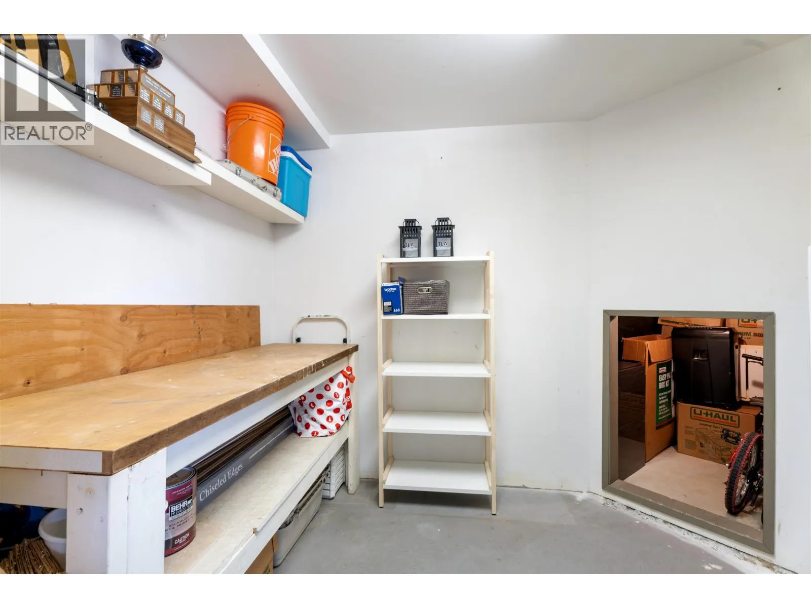 41 1190 FALCON DRIVE