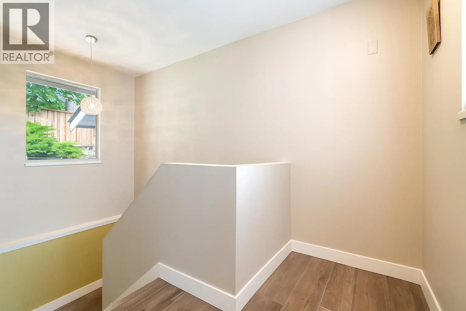41 1190 FALCON DRIVE