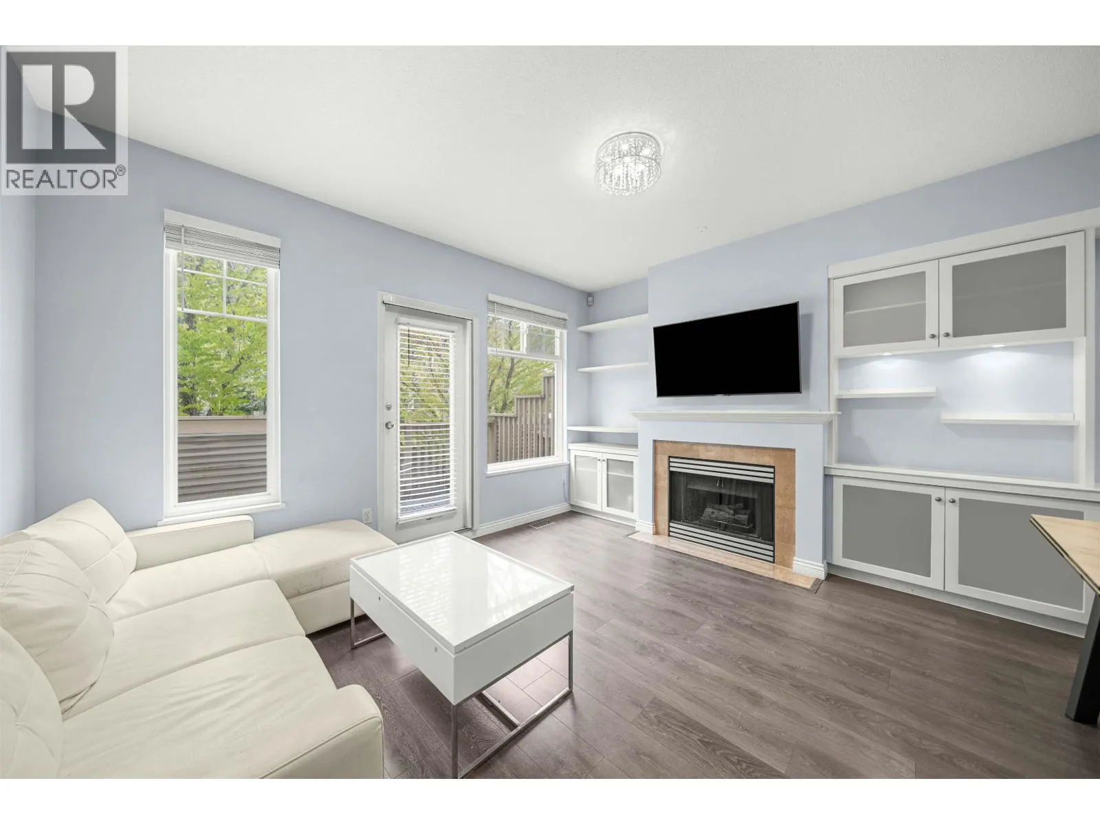 91 3711 ROBSON COURT