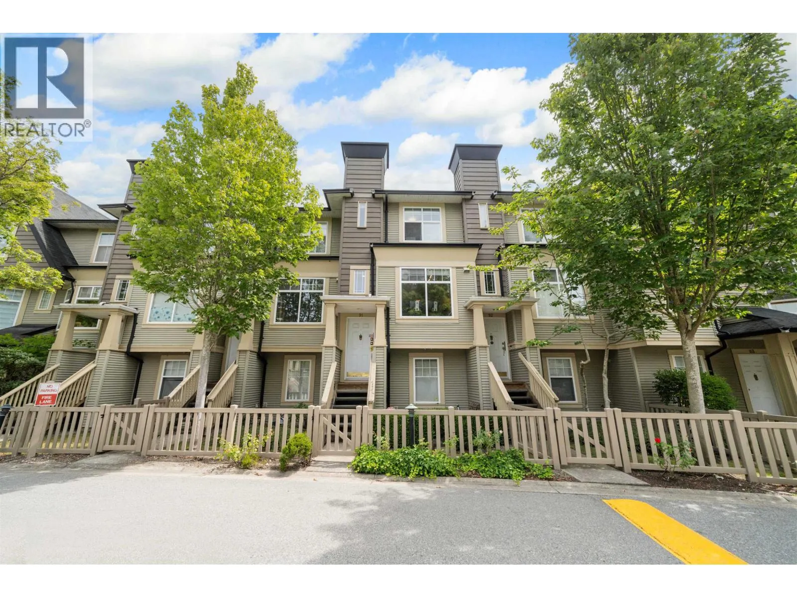 91 3711 ROBSON COURT