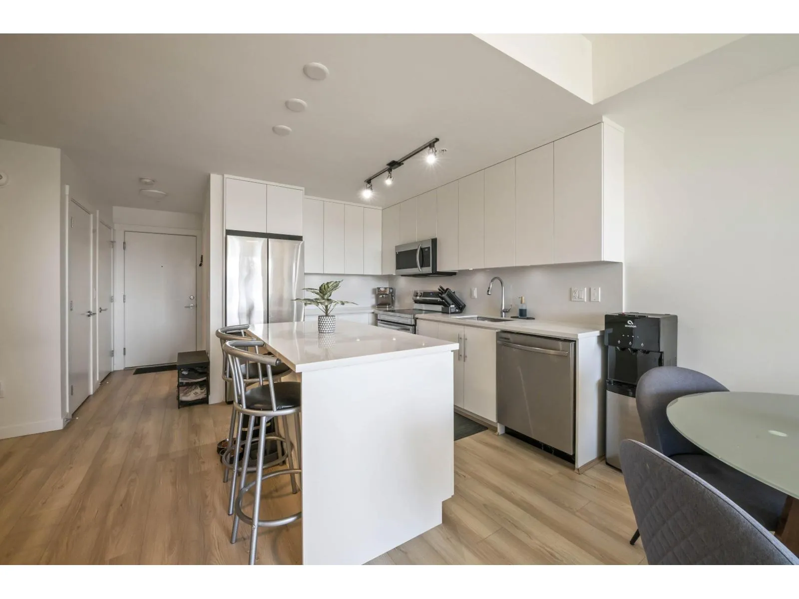 403 5420 208 STREET