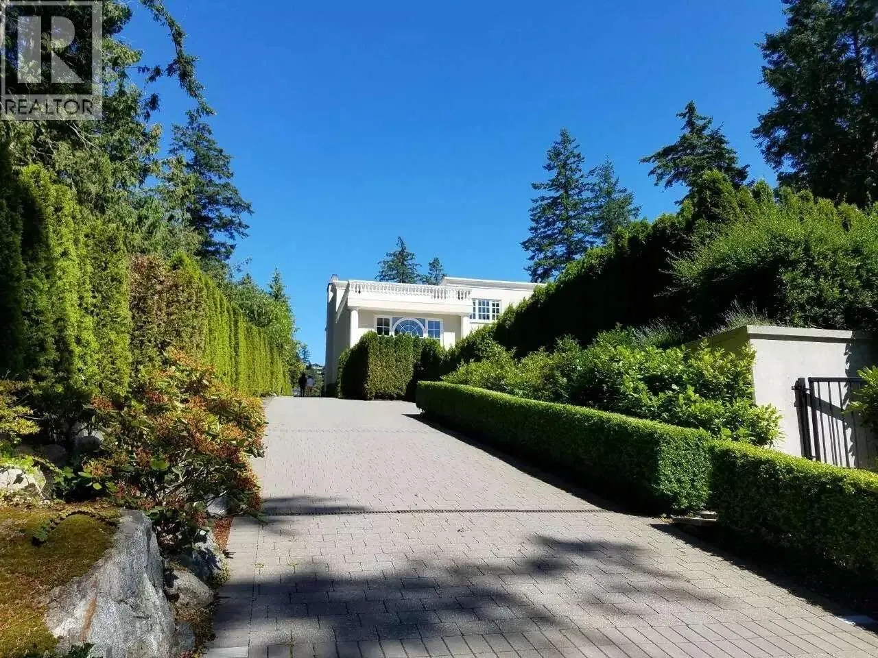 6089 GLENEAGLES DRIVE