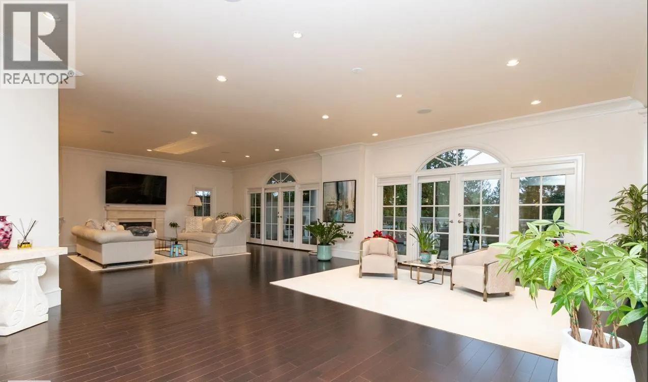 6089 GLENEAGLES DRIVE