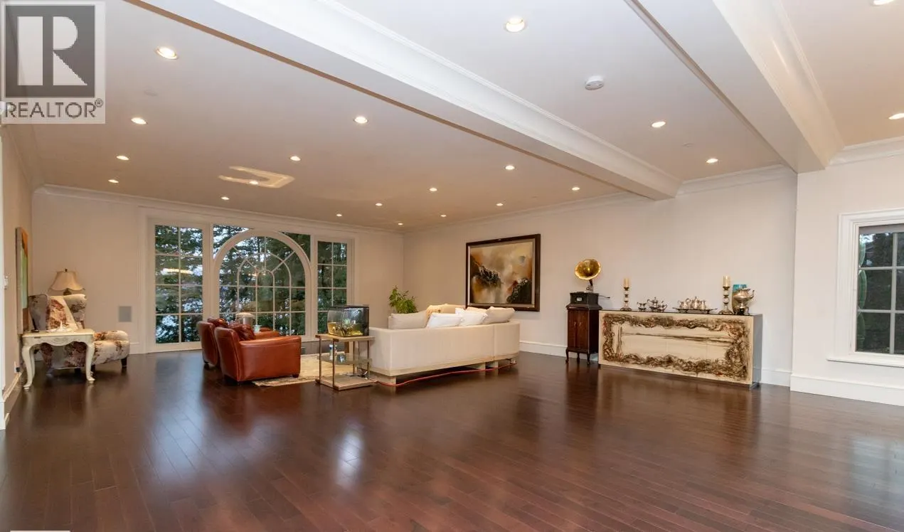 6089 GLENEAGLES DRIVE