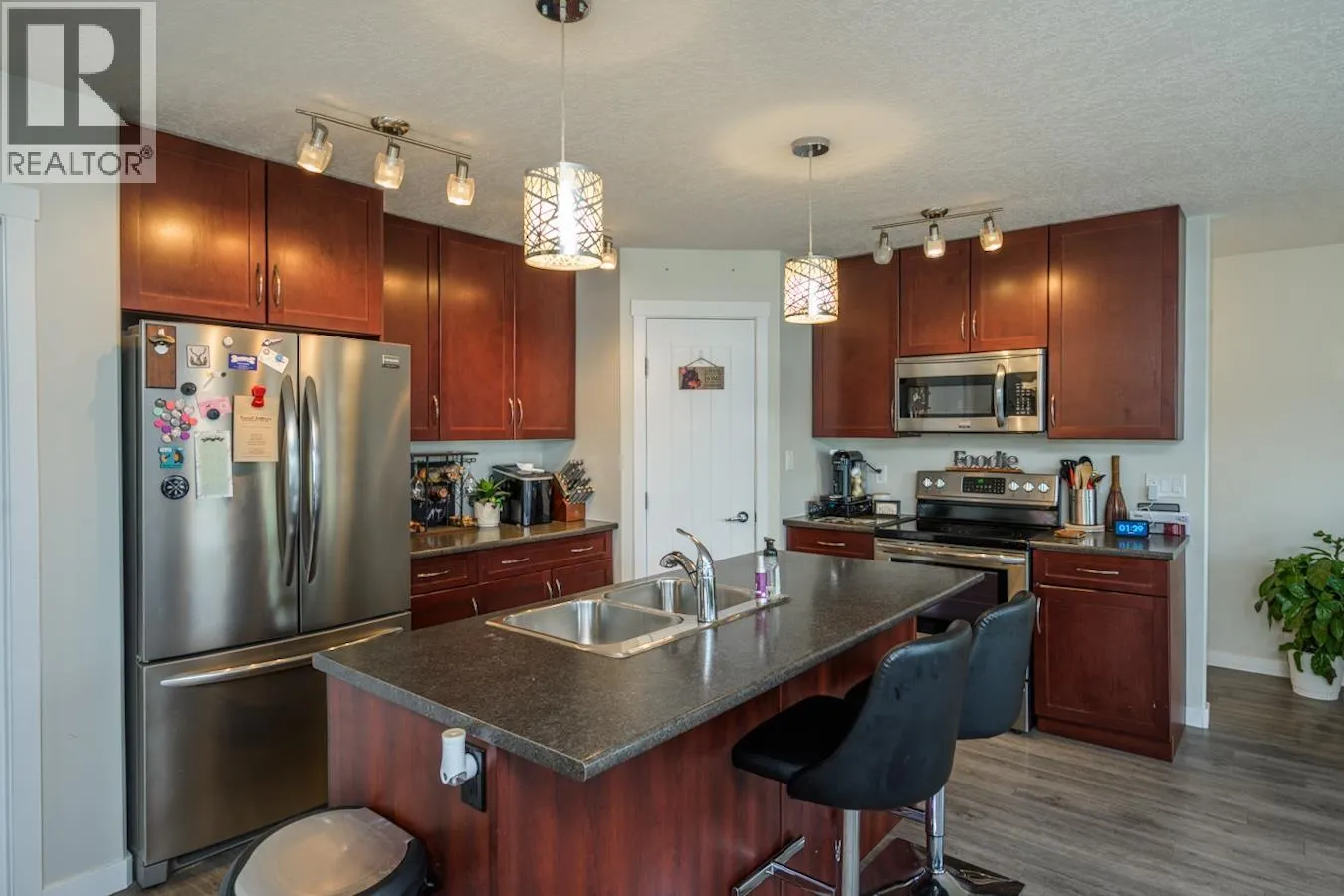 5591 WOODVALLEY DRIVE