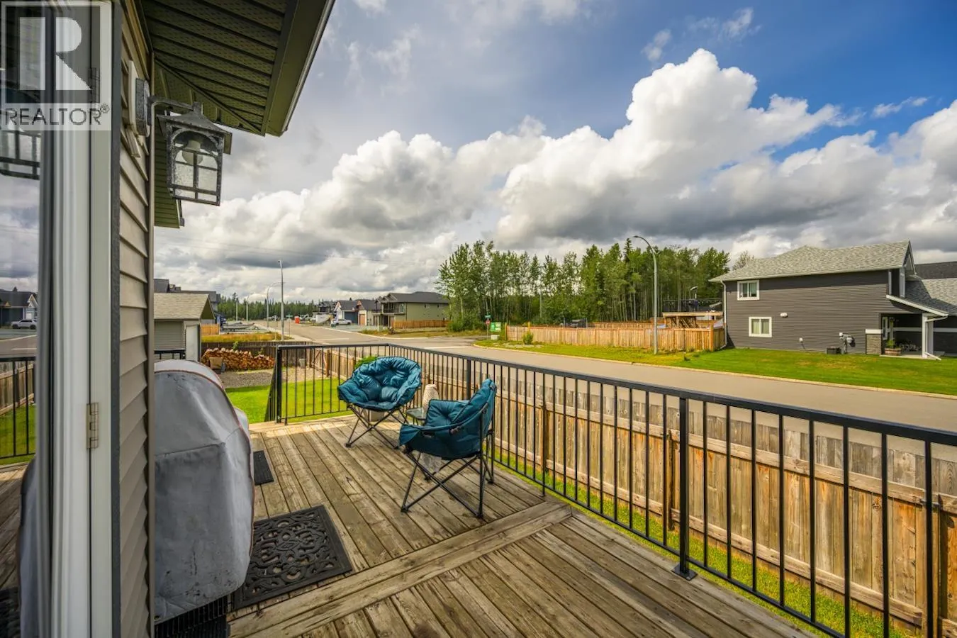 5591 WOODVALLEY DRIVE