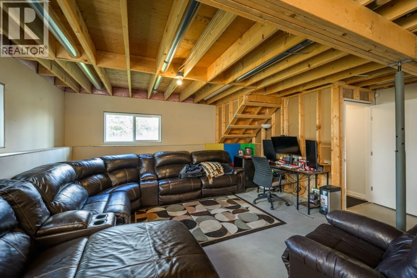 5591 WOODVALLEY DRIVE