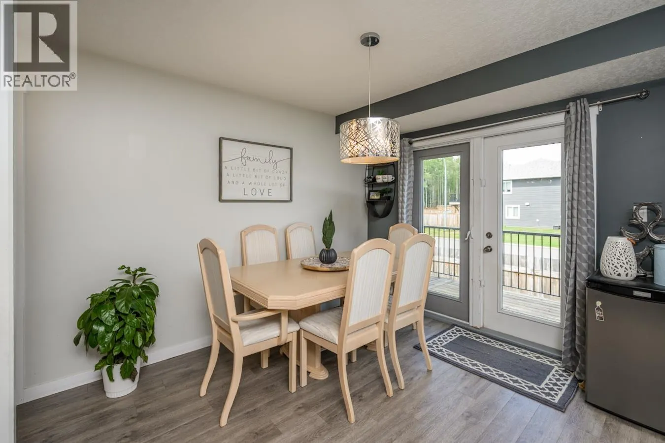 5591 WOODVALLEY DRIVE